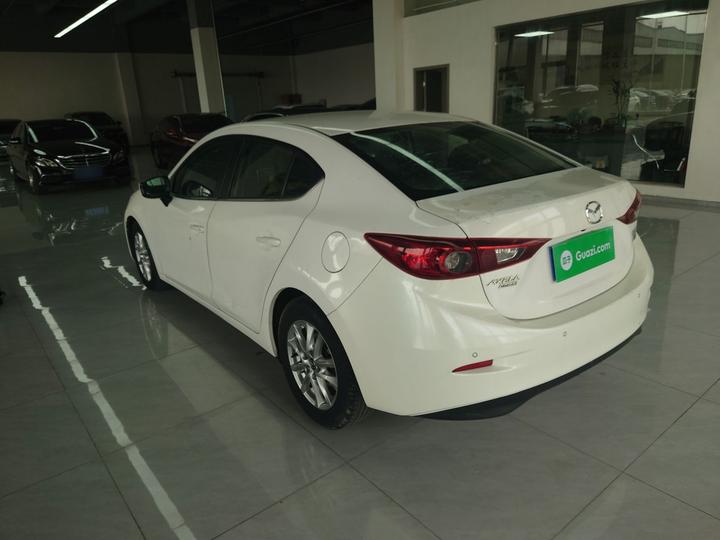 3 Axela 2014 Sedan 1.5L AT Luxury photo 4