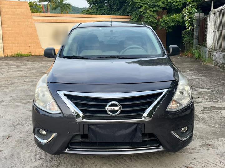 2015 1.5XE MT Comfort photo 2