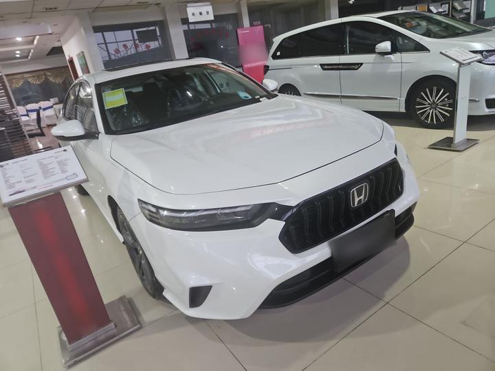 INSIGHT Dongfeng Honda Elegant photo 3