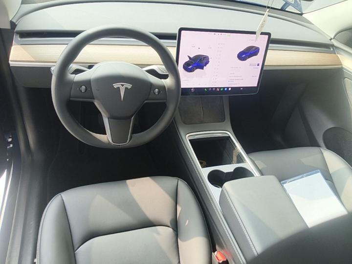 Model Y 2022 Long Range AWD photo 5