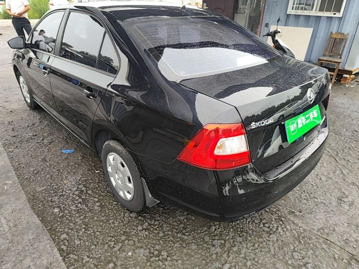Rapid 2016 1.4L MT photo 4