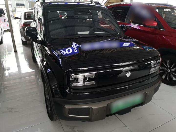 Plus 2025 Smart Premium 5-Seater photo 3
