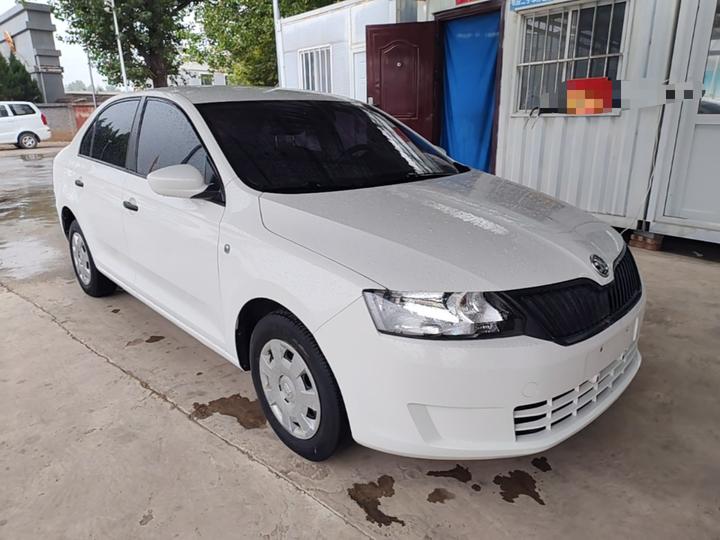 Rapid 2016 1.4L MT photo 3