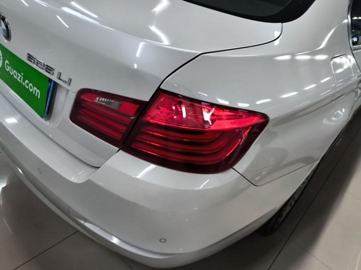5 Series 2014 525Li Leading photo 7