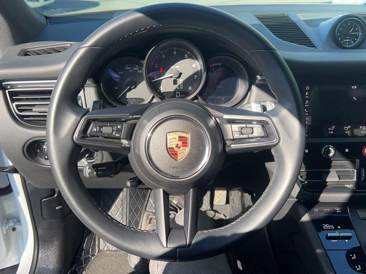 2024 Macan 2.0T photo 8