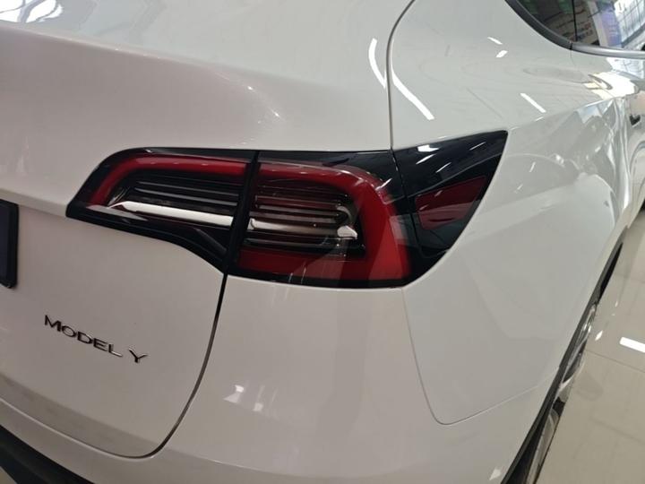 Model Y 2022 RWD photo 7