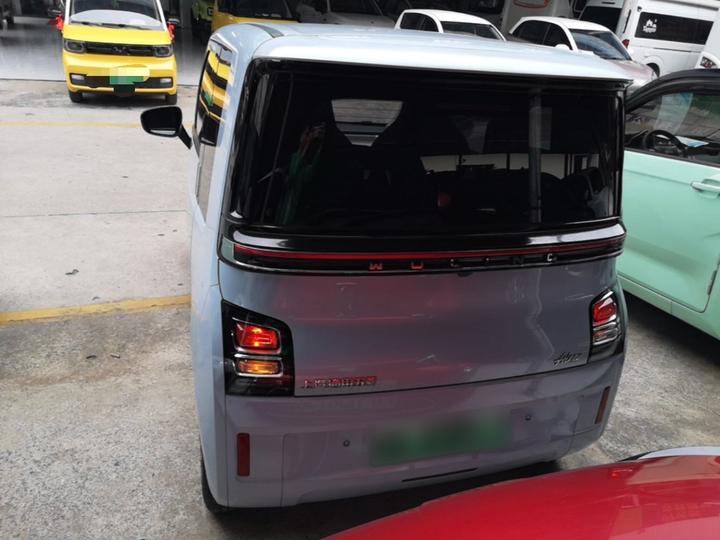 Wuling Air ev 2023 4-Seater - Standard photo 5