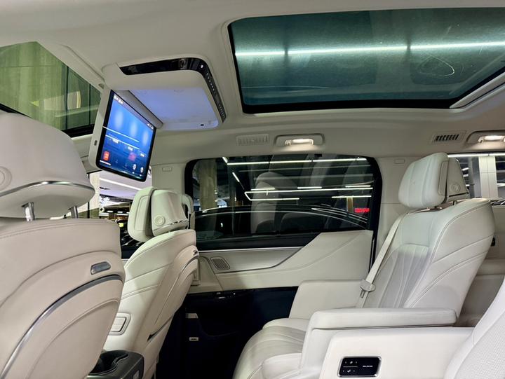 GL8 EV 2024 Exclusive 7-Seater photo 8