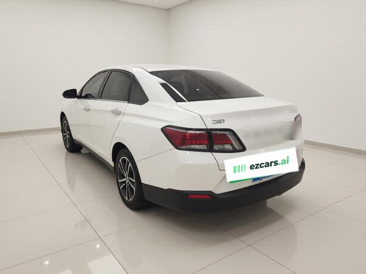D60 2018 1.6L CVT Connected Elite photo 4