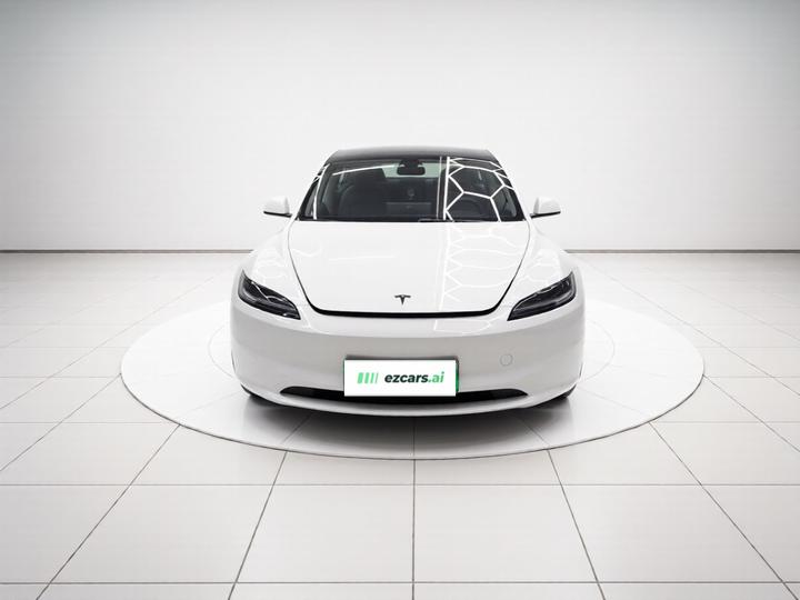 Model 3 2026 RWD photo 2