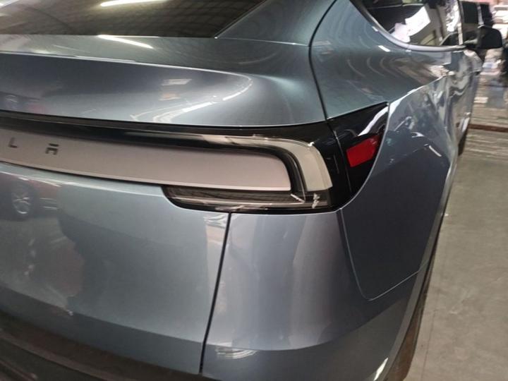 Model Y 2026 RWD photo 7
