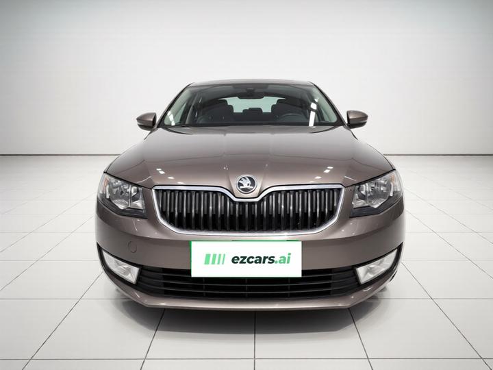 Octavia 2015 1.6L AT photo 2