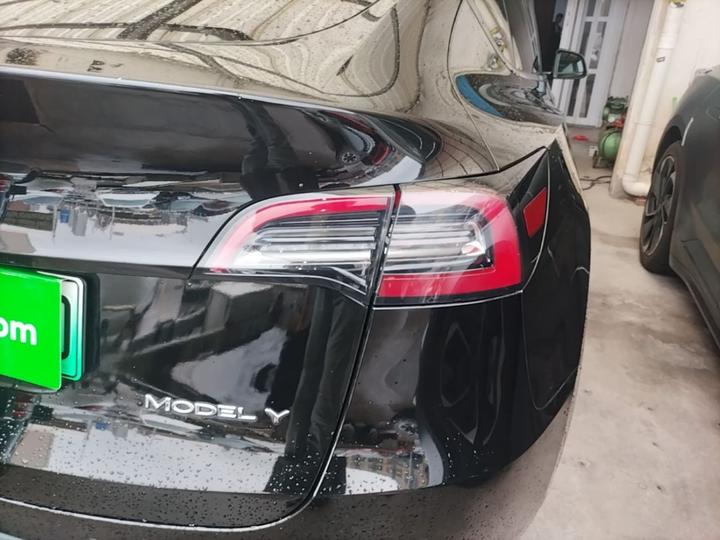 Model Y 2022 RWD photo 7