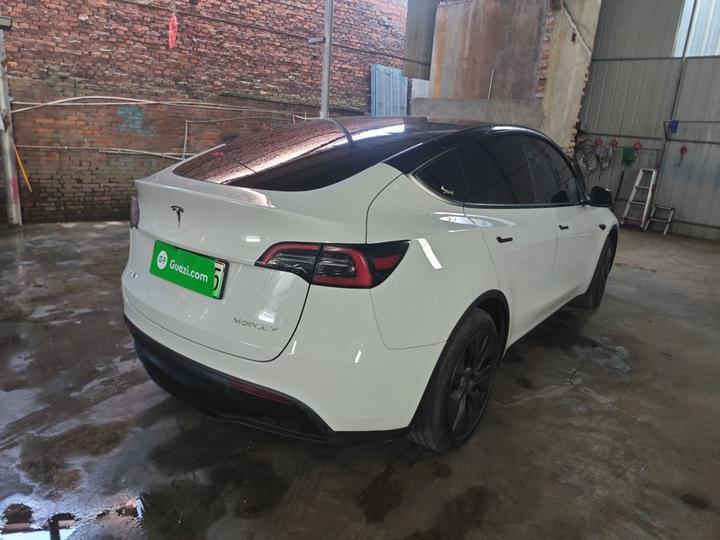 Model Y 2024 RWD photo 4