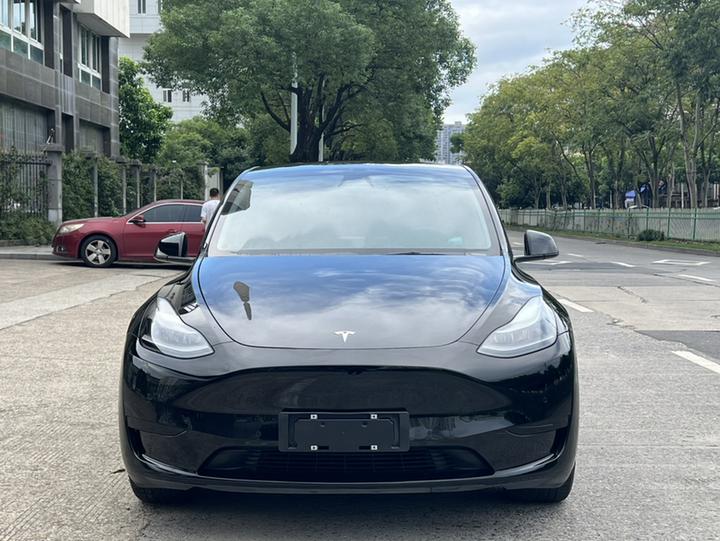 Model Y 2022 RWD photo 2
