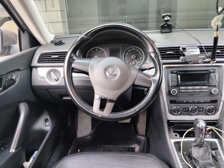 Passat 2011 1.8TSI DSG photo 3