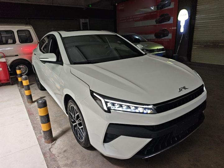 JAC A5 PLUS 2023 1.5T AT Premium photo 3