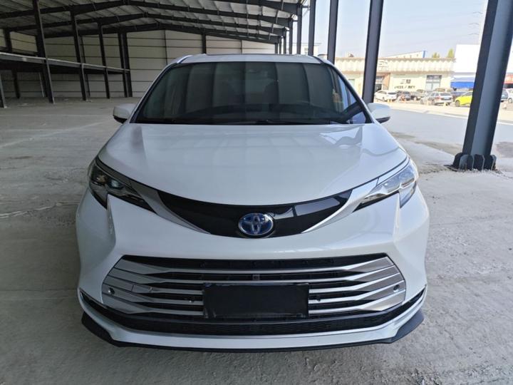 Sienna 2023 2.5L Hybrid Platinum photo 2