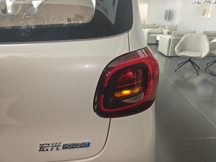 Hongguang MINIEV 2025 4th Gen 4-Door Advanced photo 7