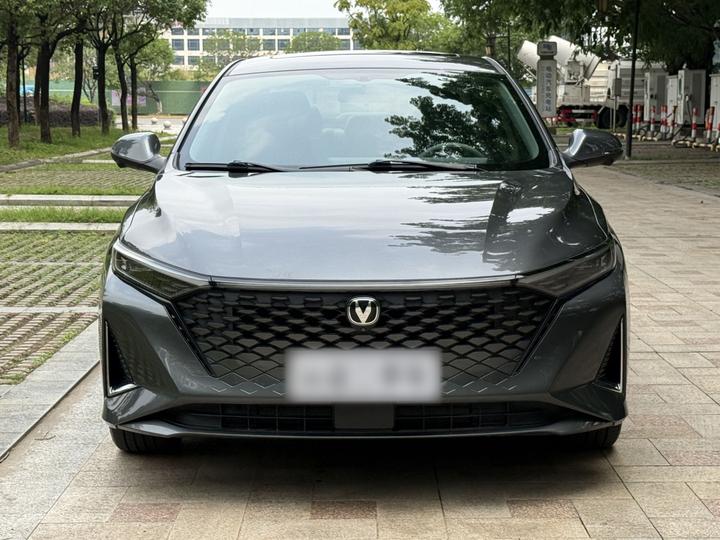 PLUS 2023 1.5T DCT Premium photo 2