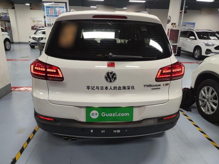 Tiguan 2015 1.8TSI AT RWD Luxury photo 3