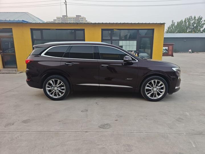 2020 28T AWD Avenir photo 4