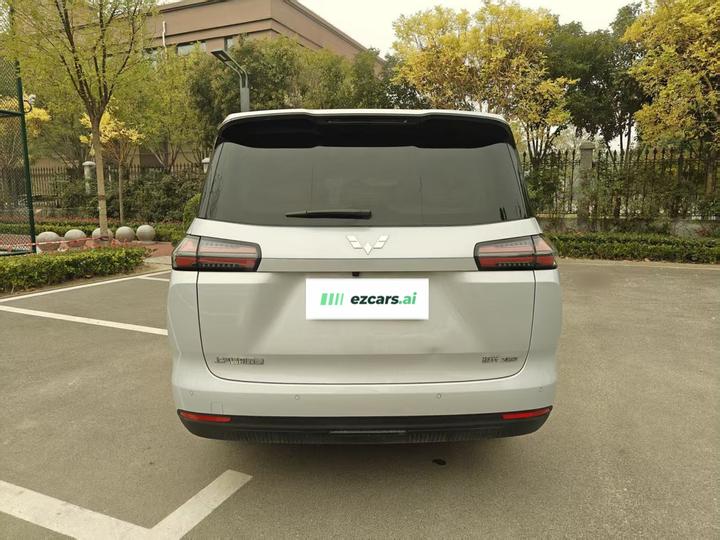 730 EV 2025 125km Luxury photo 5