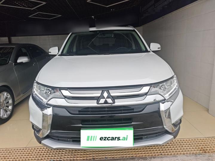 Outlander 2018 2.0L RWD Honor 5-Seater photo 2