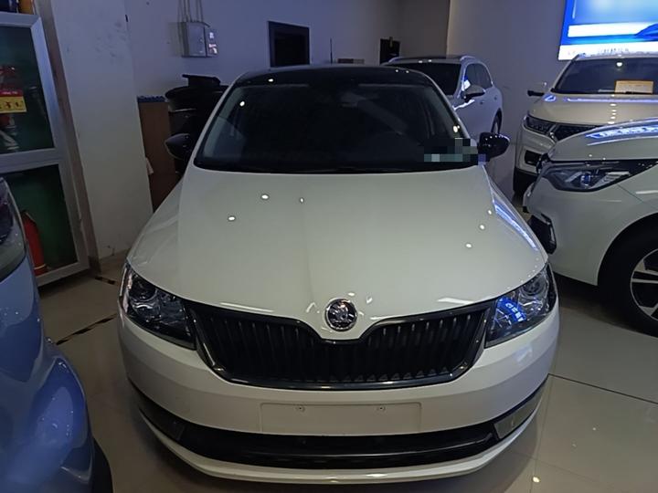 Rapid Spaceback 2016 Facelift 1.6L AT photo 2