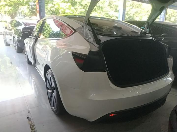 Model 3 2025 Long Range RWD photo 4