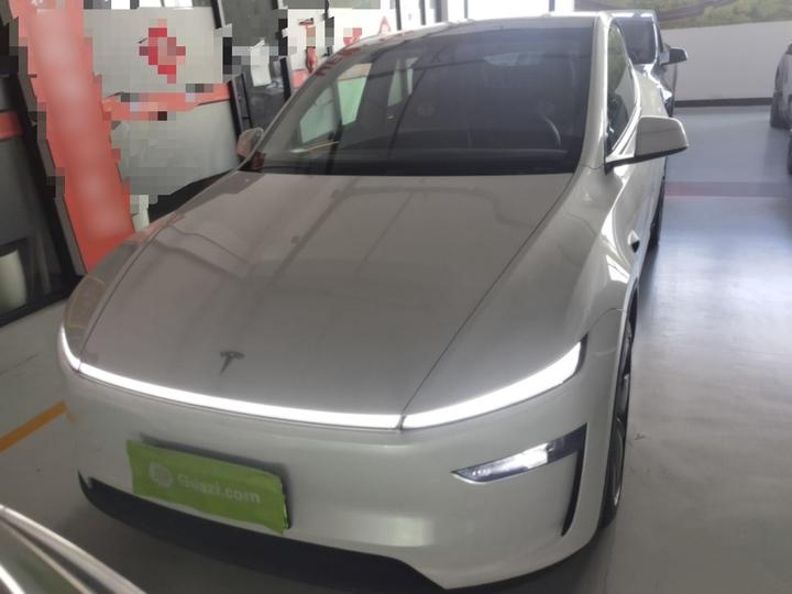 Model Y 2025 RWD photo 2