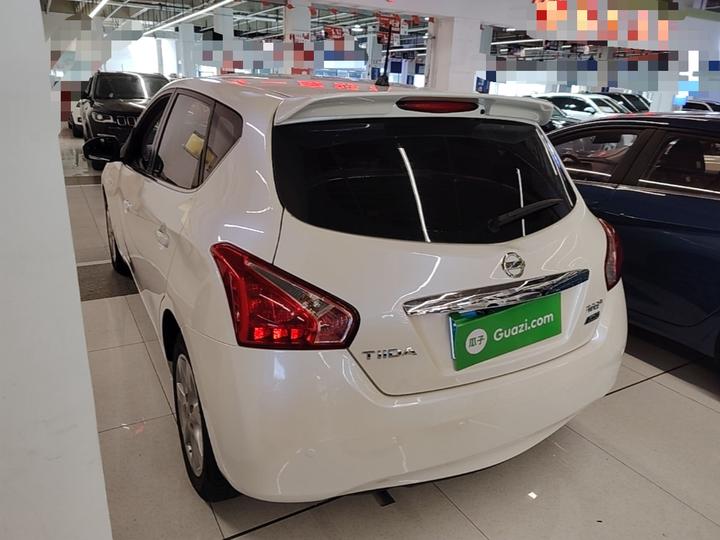 Tiida 2014 1.6L CVT Comfort photo 4