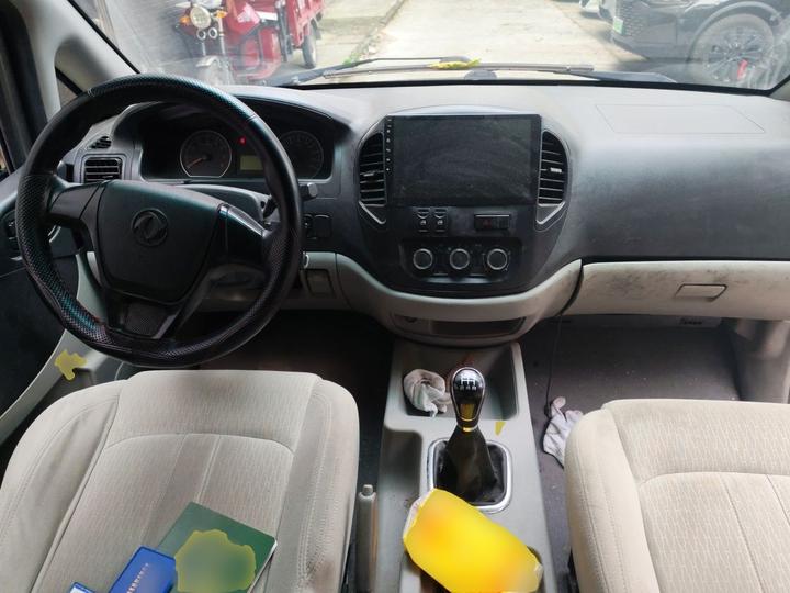 Lingzhi 2017 M3L 1.6L 7-Seater Standard photo 5
