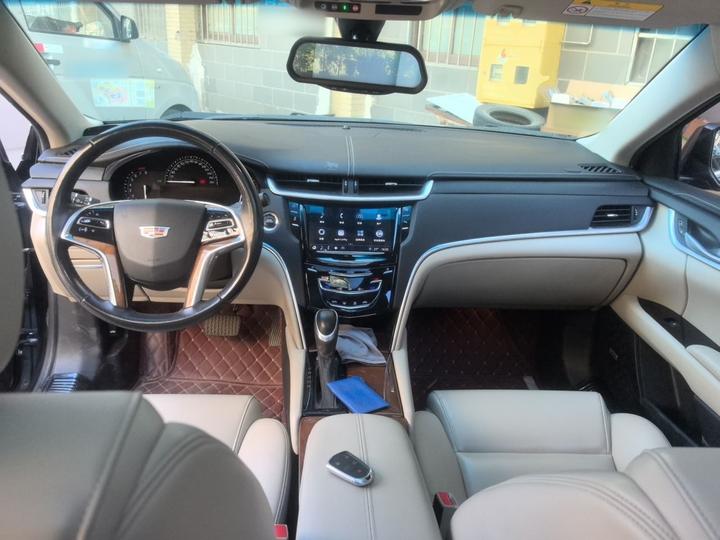 XTS 2018 28T Tech photo 5