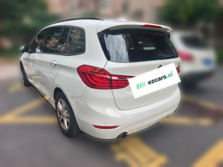 2 Series Wagon 2015 218i Leading photo 5