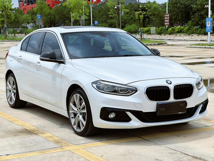 1 Series 2018 Facelift 120i Design Package photo 3