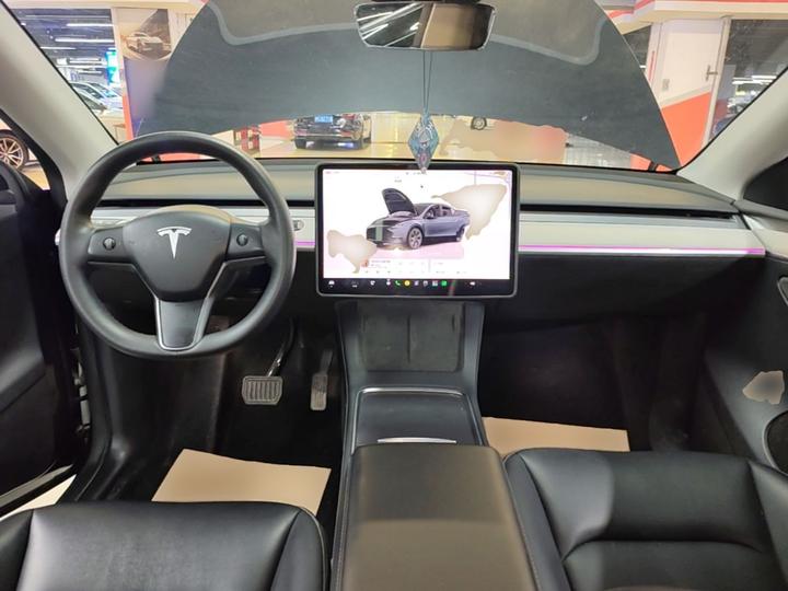 Model Y 2024 RWD photo 5