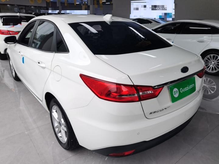 Escort 2019 1.5L AT photo 4