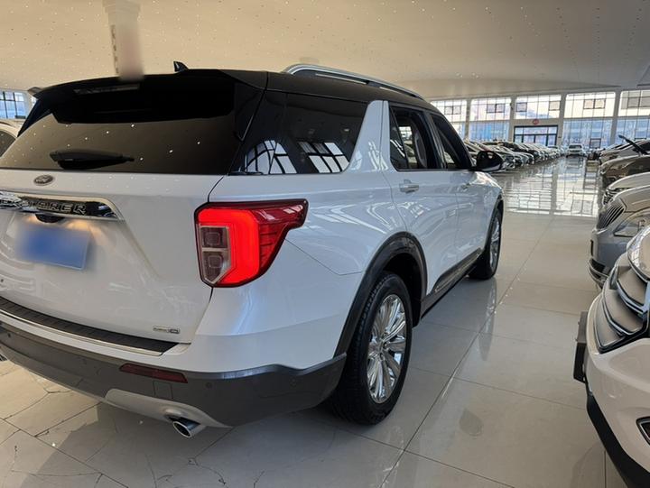 Explorer 2020 EcoBoost 285 AWD Titanium 6-Seater photo 2