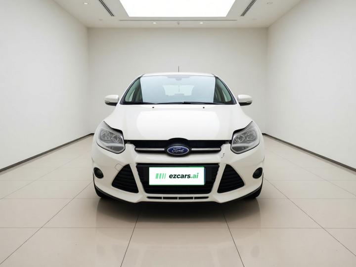 Focus 2012 Hatchback 1.6L AT Comfort photo 2