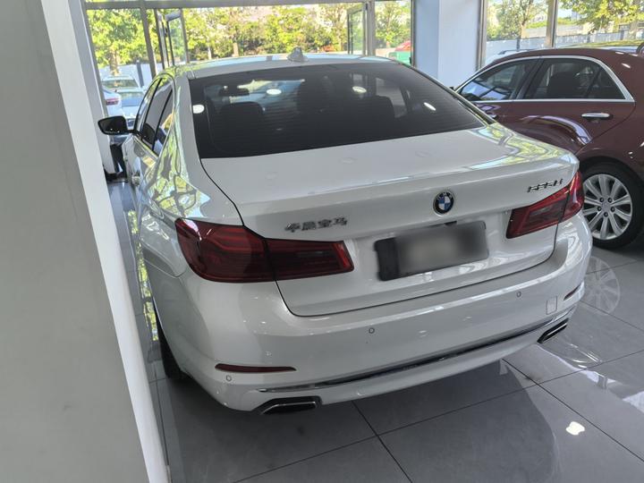 5 Series 2019 525Li Luxury photo 4