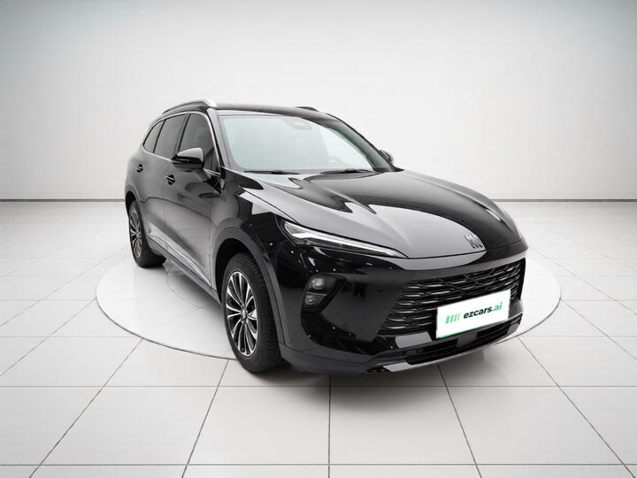 2024 Envision Plus 28T RWD Exclusive photo 3