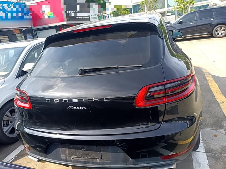 2017 Macan 2.0T photo 3