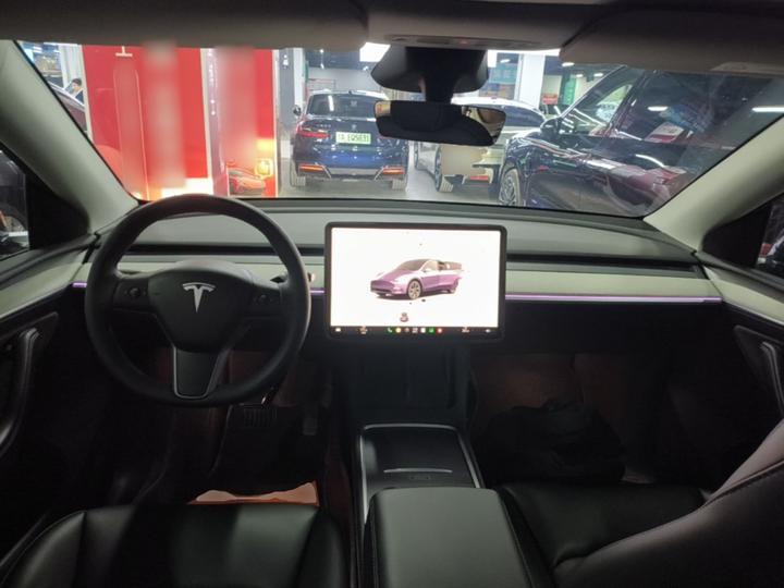 Model Y 2024 RWD photo 5