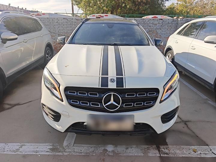 GLA 2018 GLA 200 photo 2