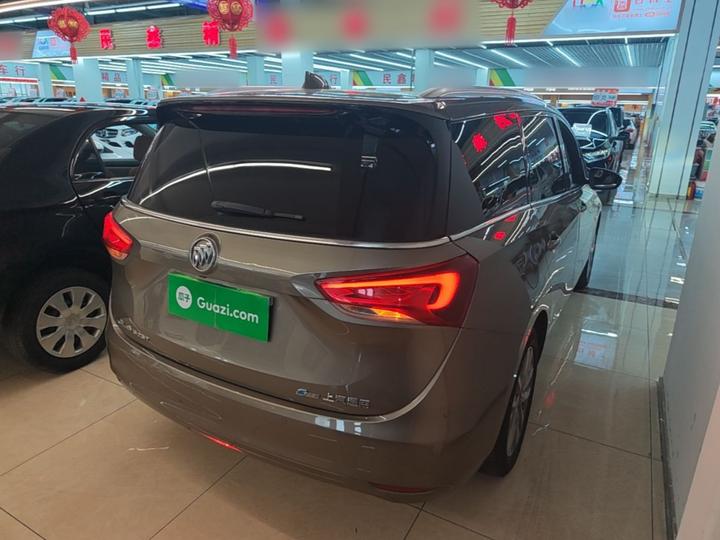 GL6 2021 323T Mild Hybrid Luxury photo 4