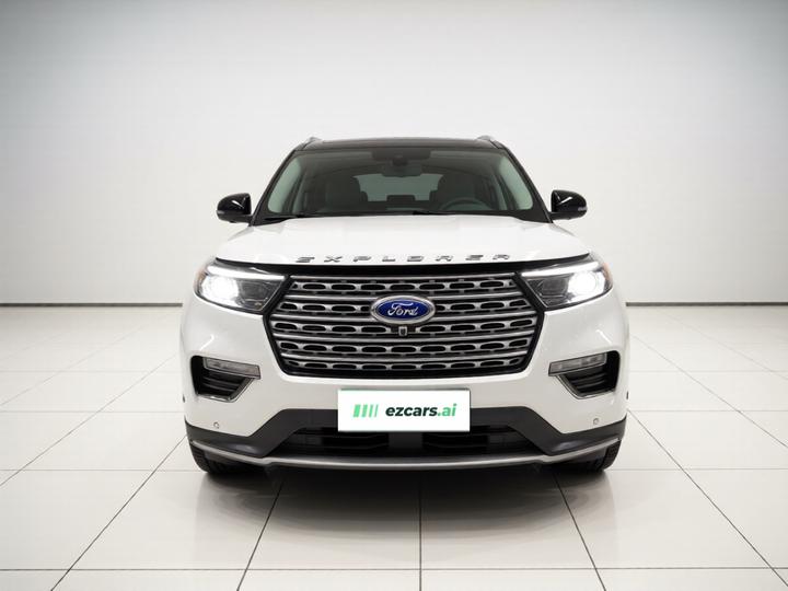 Explorer 2020 EcoBoost 285 AWD Titanium 7-Seater photo 2