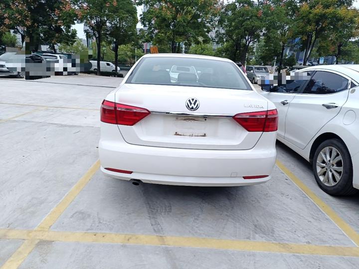 Lavida 2013 Facelift Classic 1.6L AT photo 3