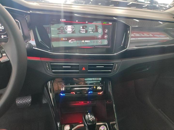Tayron 2020 330TSI RWD Luxury Connected Pro photo 8