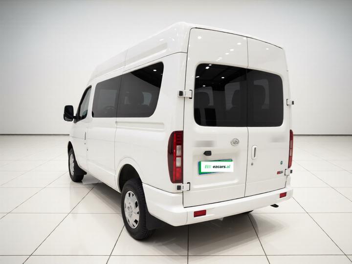 MAXUS V80 2025 PRO 2.0T AT Short Wheelbase 5/6-Seater photo 4